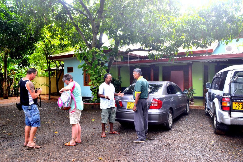 Llt Tourist Inn And Safari Jeep Wilpattu Exterior photo