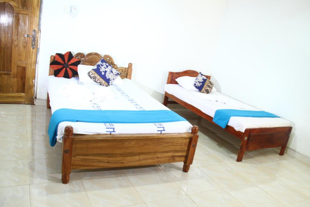 Llt Tourist Inn And Safari Jeep Wilpattu Exterior photo