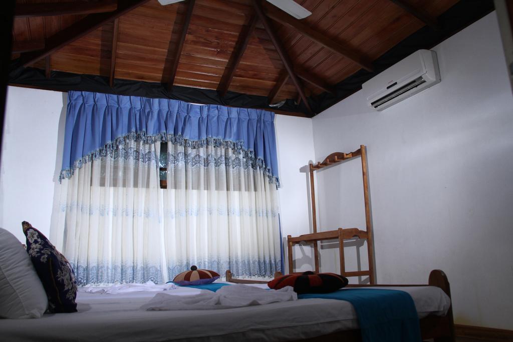 Llt Tourist Inn And Safari Jeep Wilpattu Exterior photo