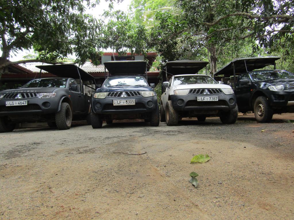 Llt Tourist Inn And Safari Jeep Wilpattu Exterior photo