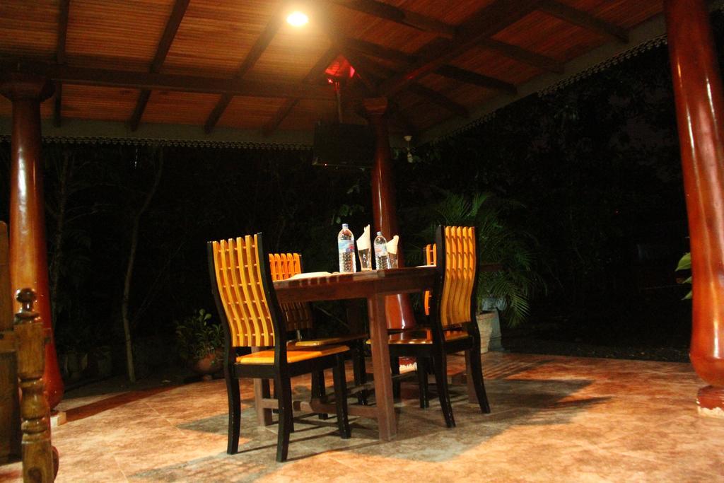 Llt Tourist Inn And Safari Jeep Wilpattu Exterior photo
