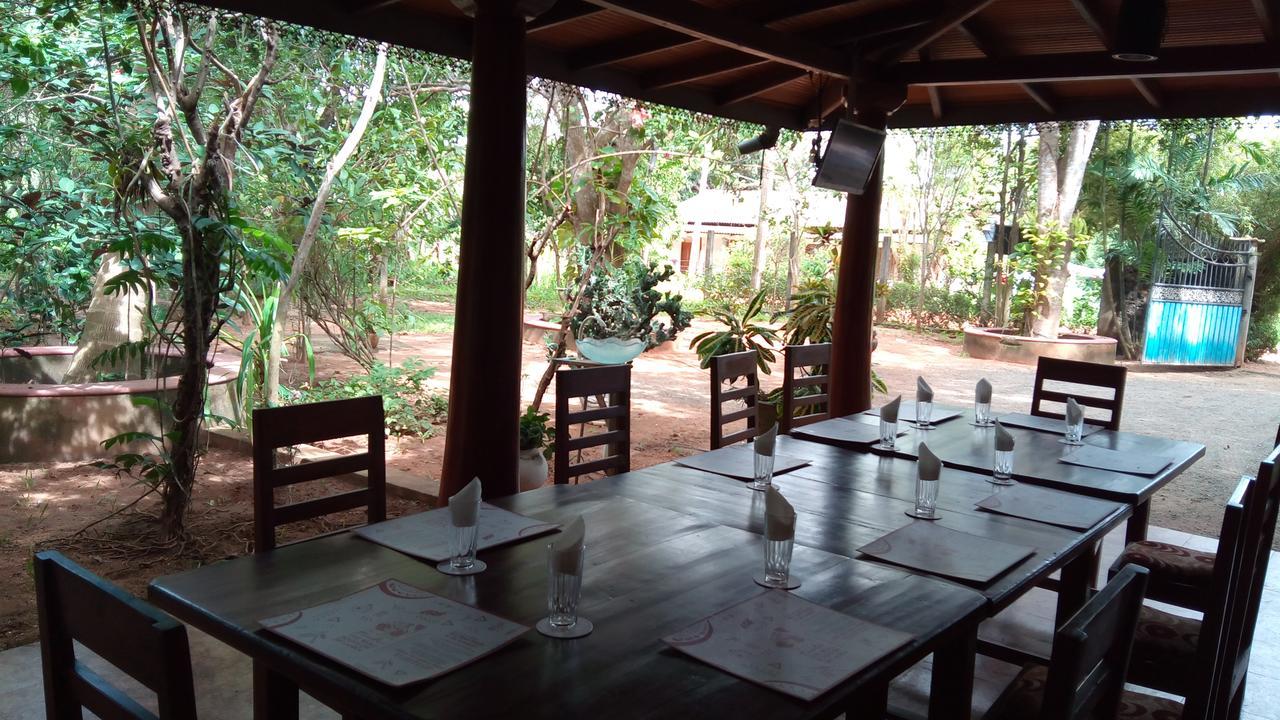 Llt Tourist Inn And Safari Jeep Wilpattu Exterior photo